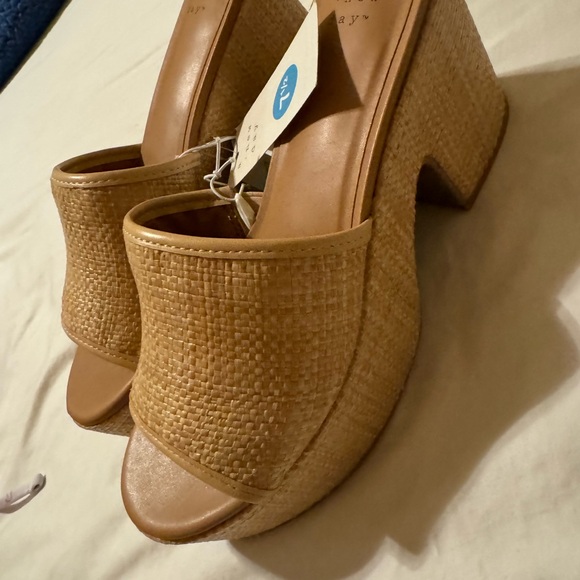 Sandals bundle - Picture 2 of 5